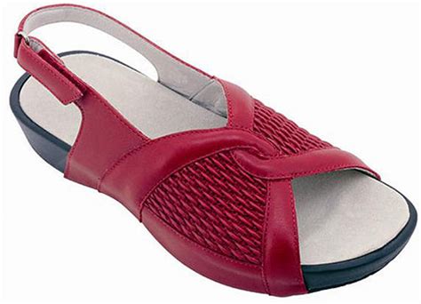 ladies sandals with removable insoles.